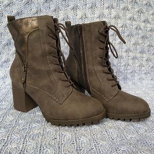 Heeled lace-up moto boots